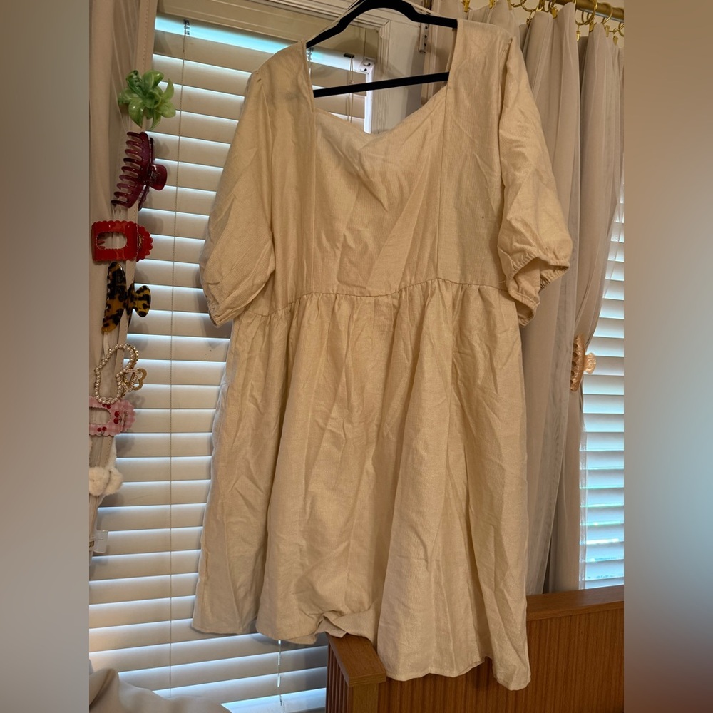 Baevely Cream Button-Front Babydoll Dress with Tiny Floral Embroidery - Picture 2 of 3